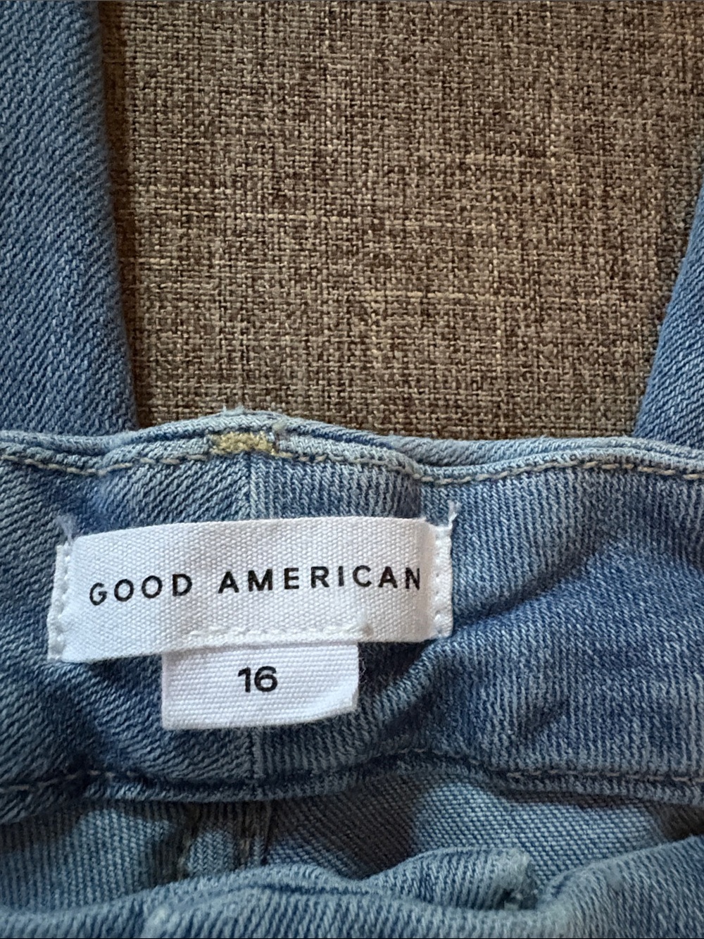 Good American Light Blue slim Jeans - Picture 2 of 5